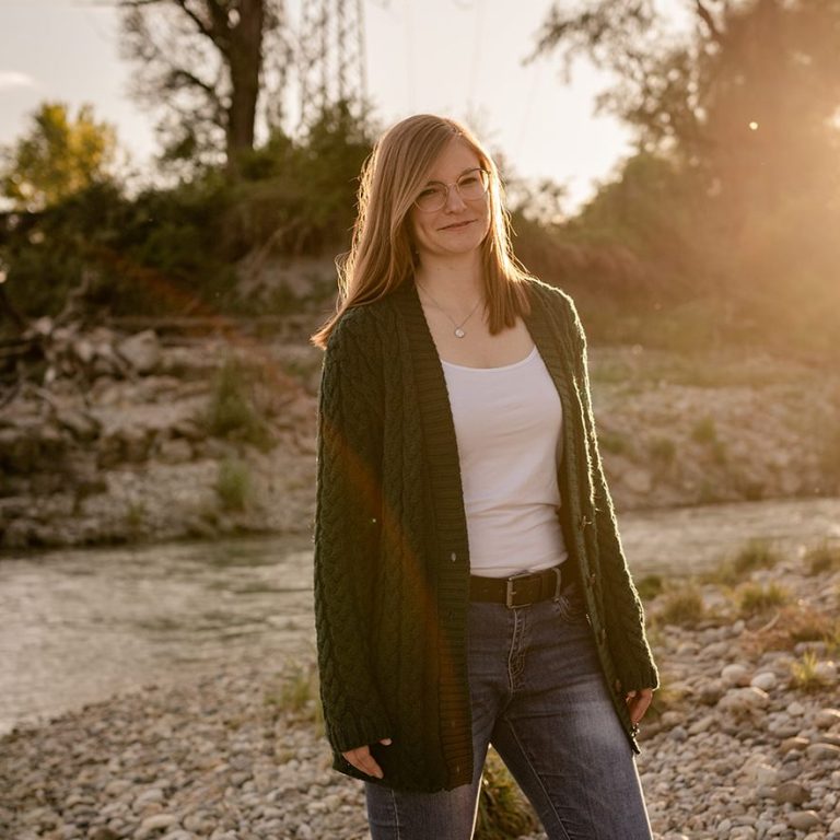 Teresa Knott draußen in der Natur
