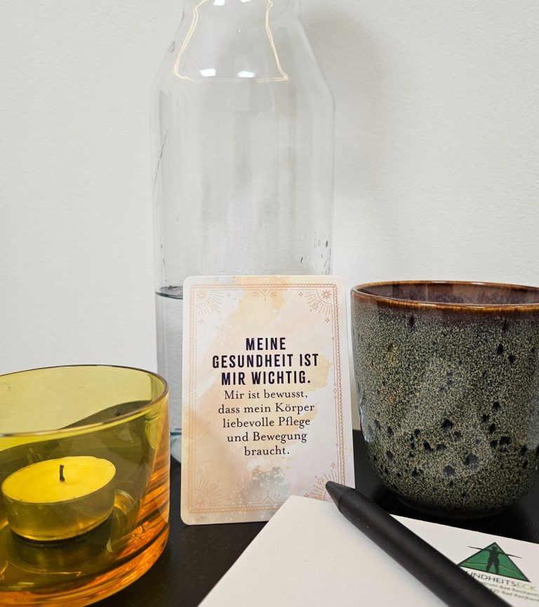 Notizen in Notizbuch werden gemacht